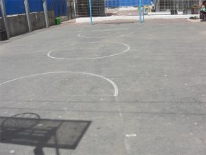 ציפוי ספורטקוט בחצר ביס אלחיוואר חיפה
